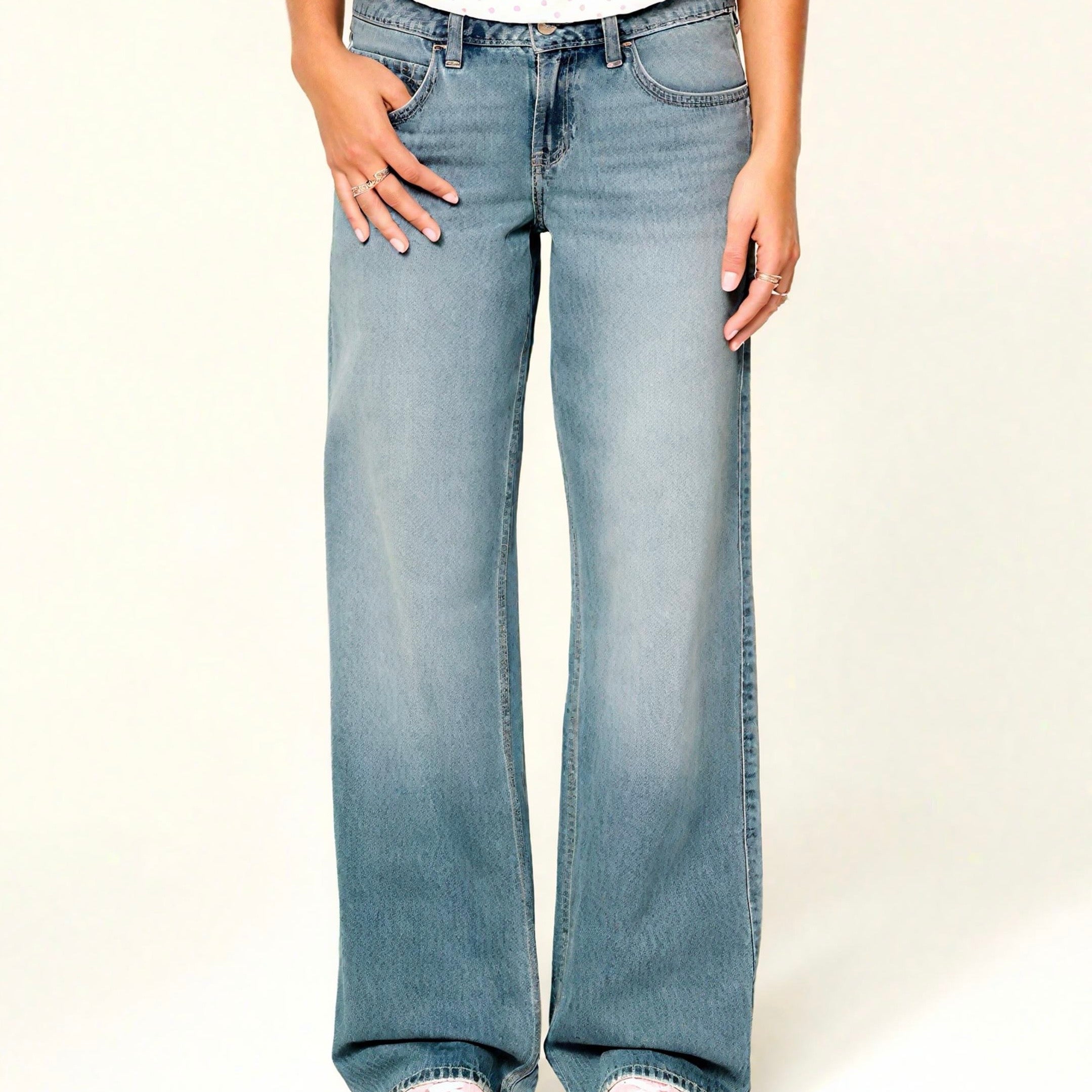 Hollister Low-Rise Medium Wash Baggy Jeans